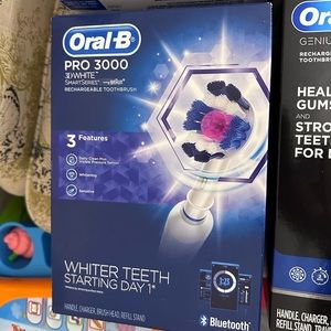BRAND NEW SEALED ORAL B PRO 3000 Electric Toothbrush